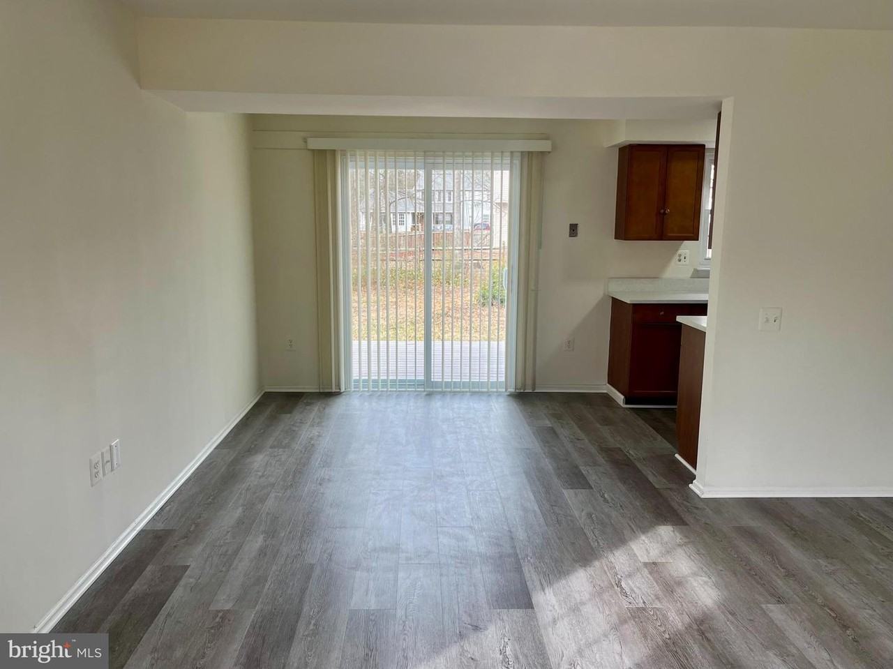 702 Brandon Cir - Photo 5 of 14