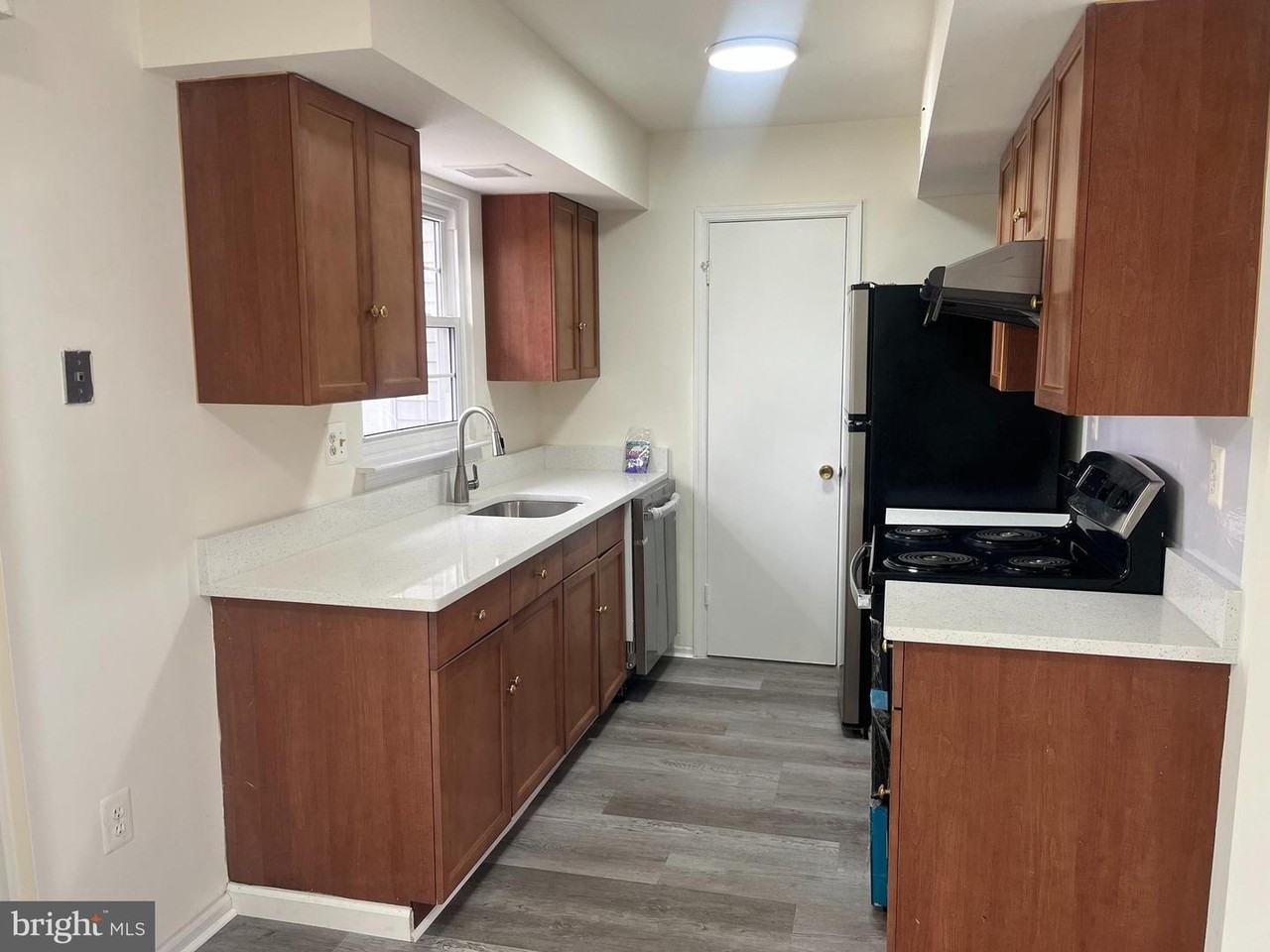 702 Brandon Cir - Photo 6 of 14