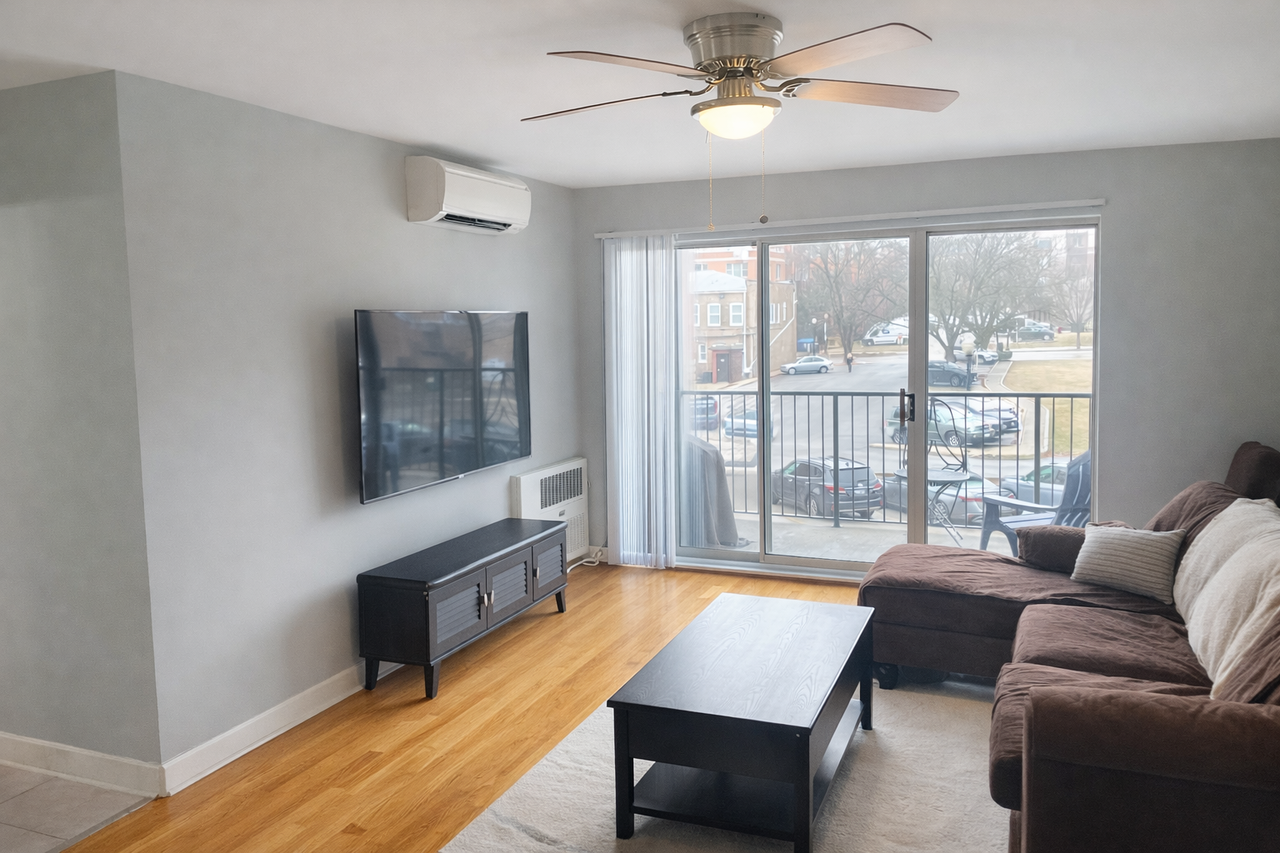 5202 Washington St #206 - Photo 3 of 10