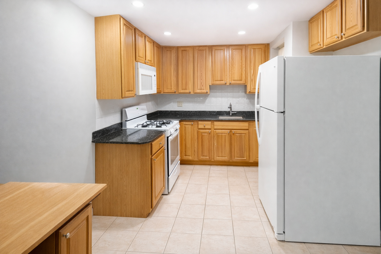 5202 Washington St #206 - Photo 4 of 10