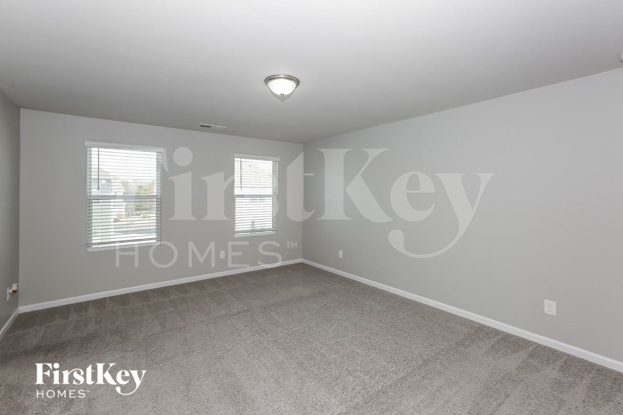 7607 Wallace Farm Ln - Photo 7 of 16