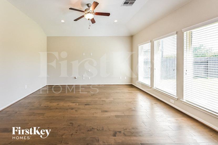 3711 Daintree Park Dr - Photo 3 of 15