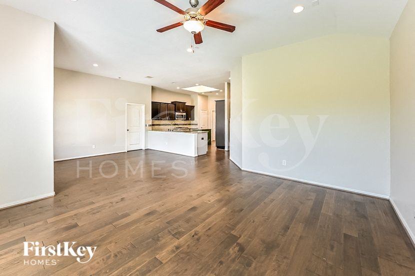 3711 Daintree Park Dr - Photo 4 of 15