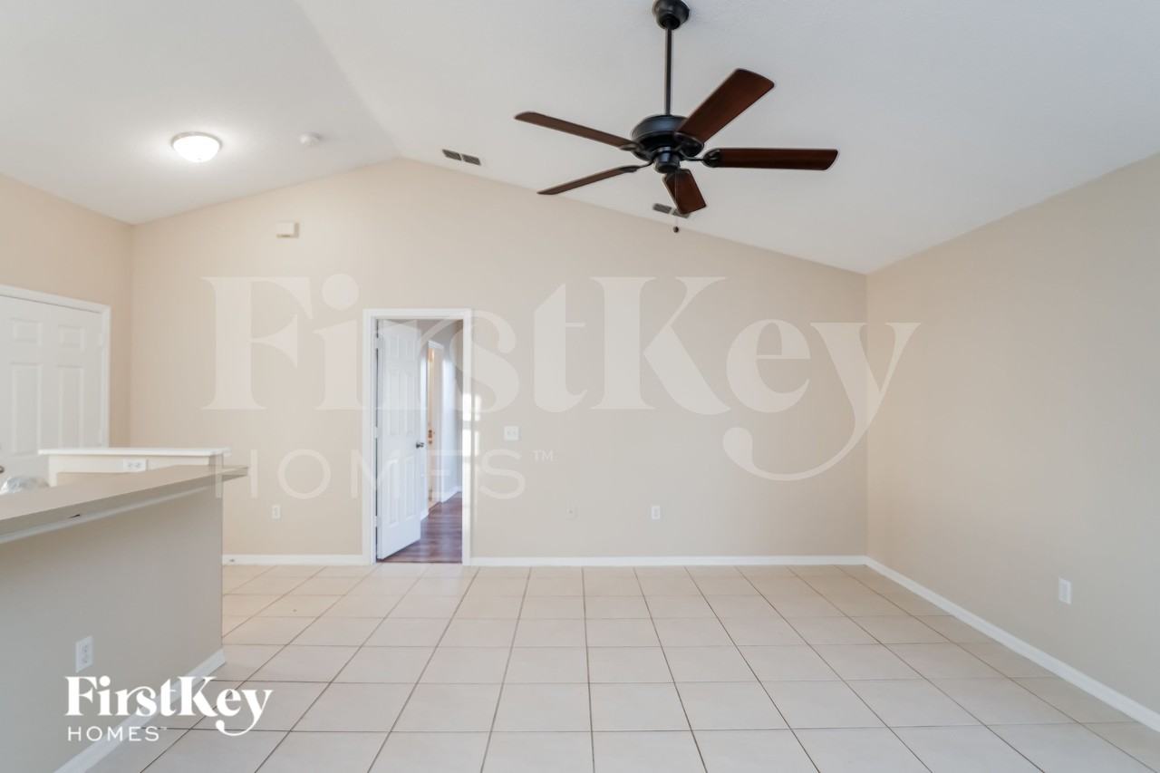 2418 Peace Cir - Photo 4 of 16