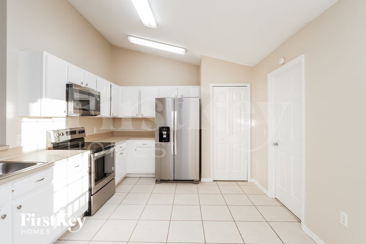 2418 Peace Cir - Photo 7 of 16