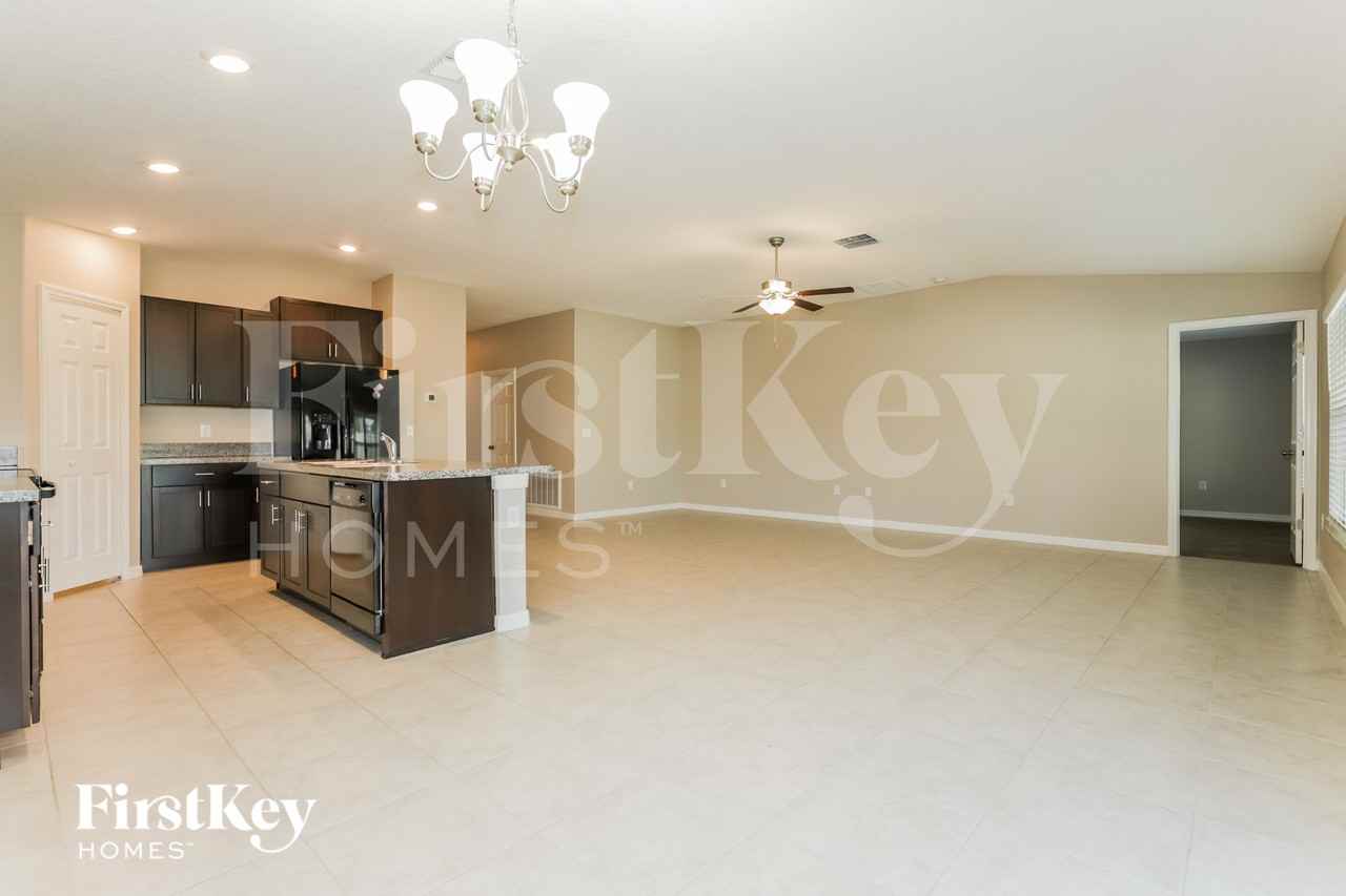 10512 Strawberry Tetra Dr - Photo 4 of 15