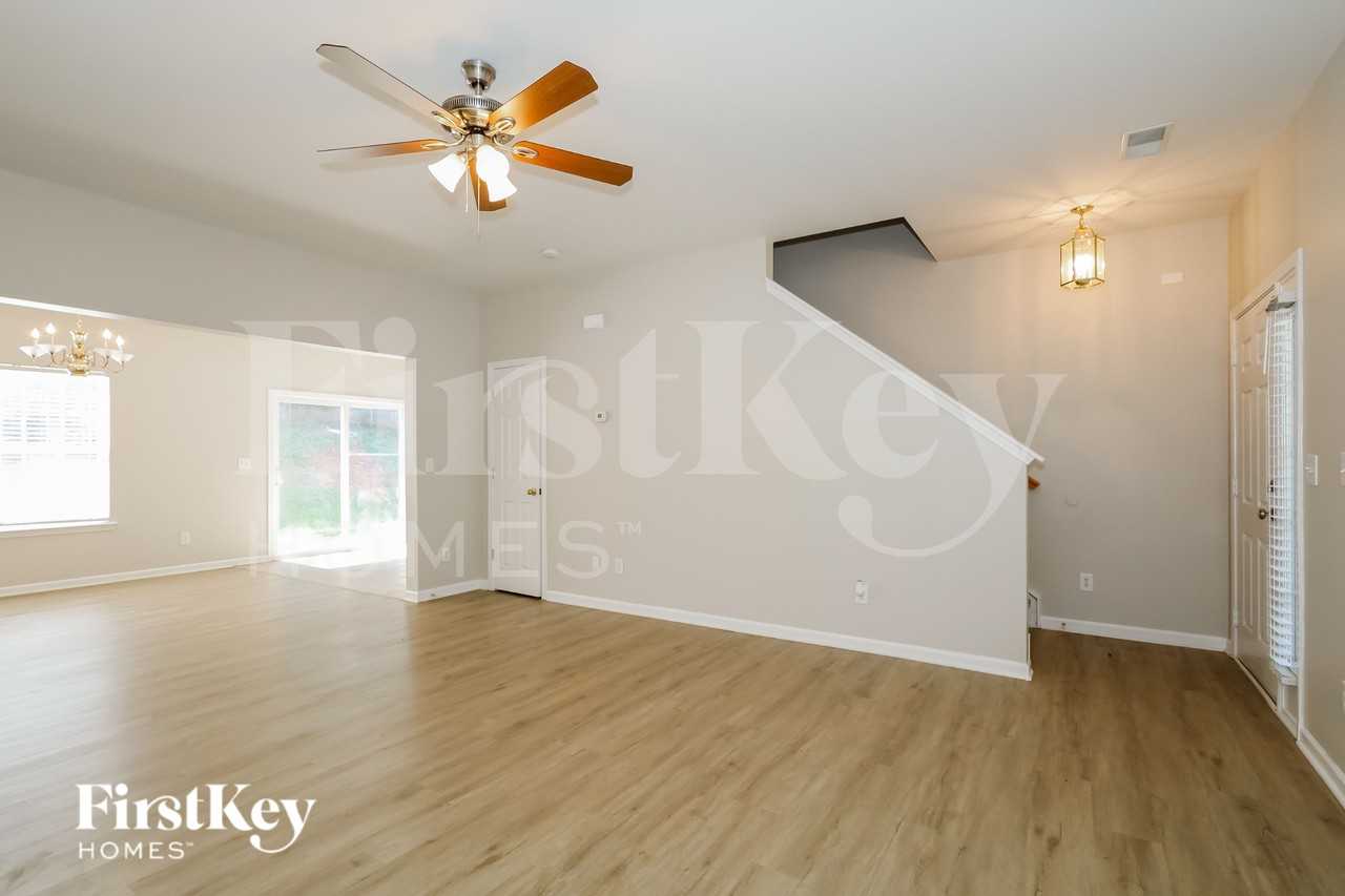 2020 Pheasant Glen Rd - Photo 3 of 15