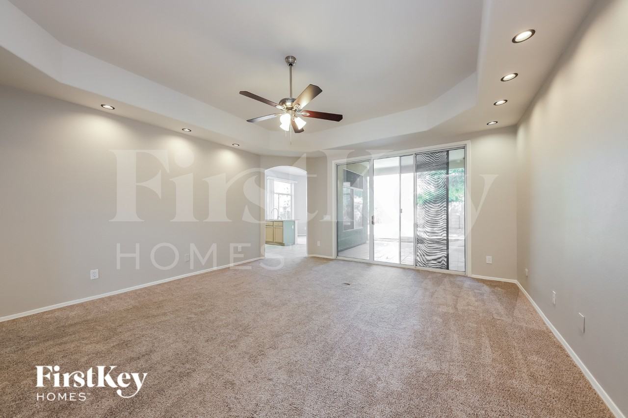 11554 W Mule Deer Ct - Photo 4 of 16