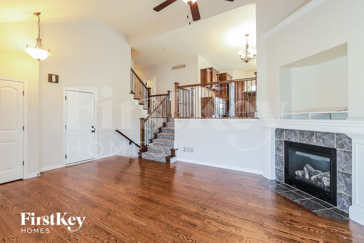 10115 Ne 103rd St - Photo 3 of 16