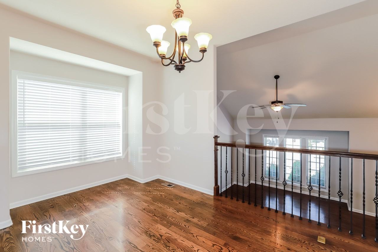 10115 Ne 103rd St - Photo 4 of 16