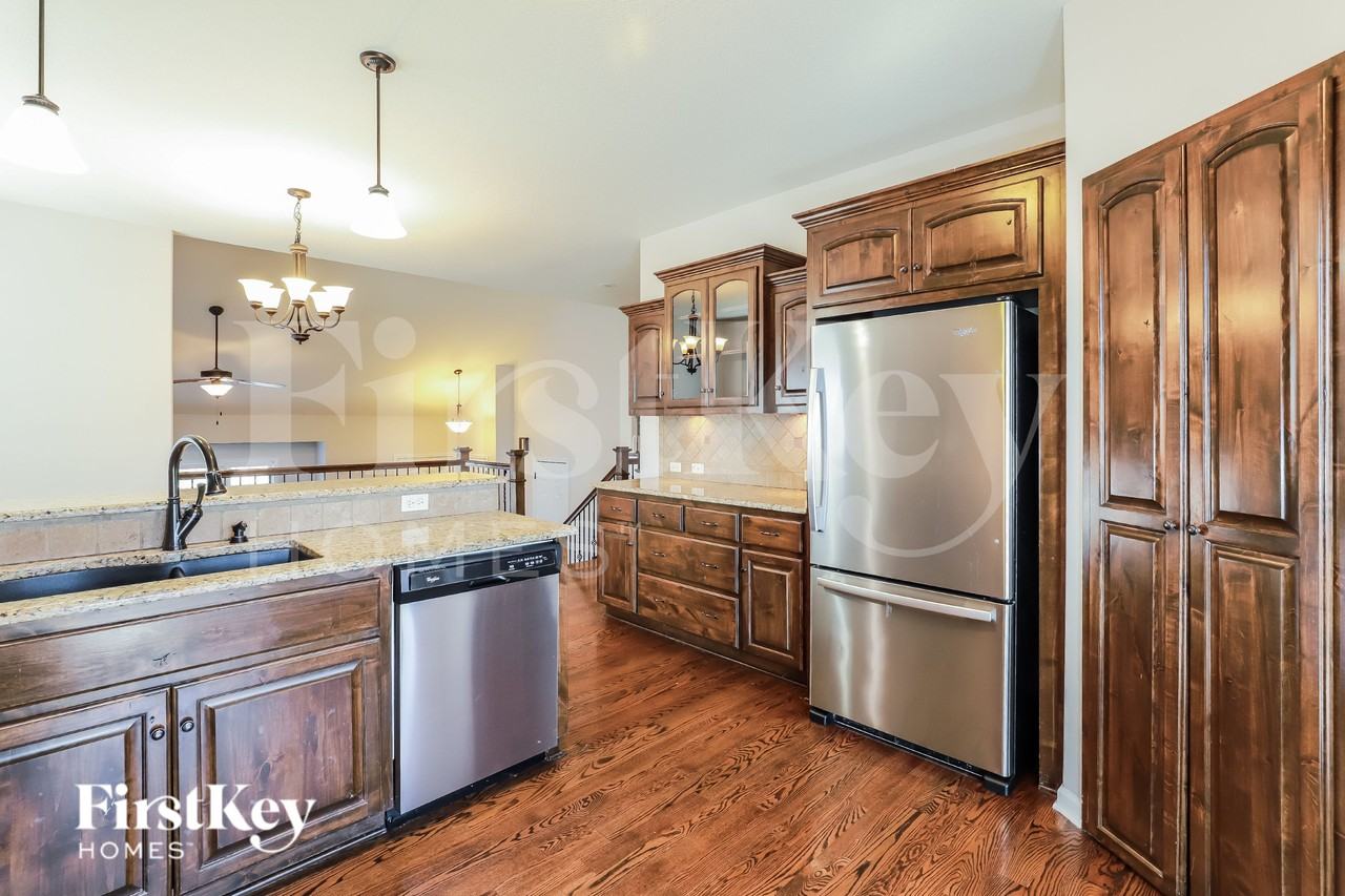 10115 Ne 103rd St - Photo 6 of 16