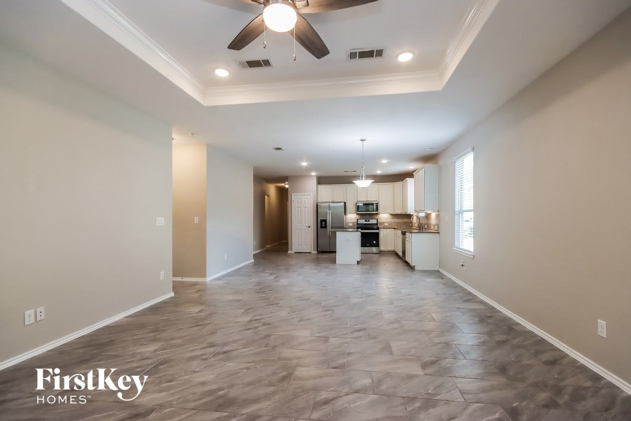 4221 Timberwood Ct - Photo 3 of 15