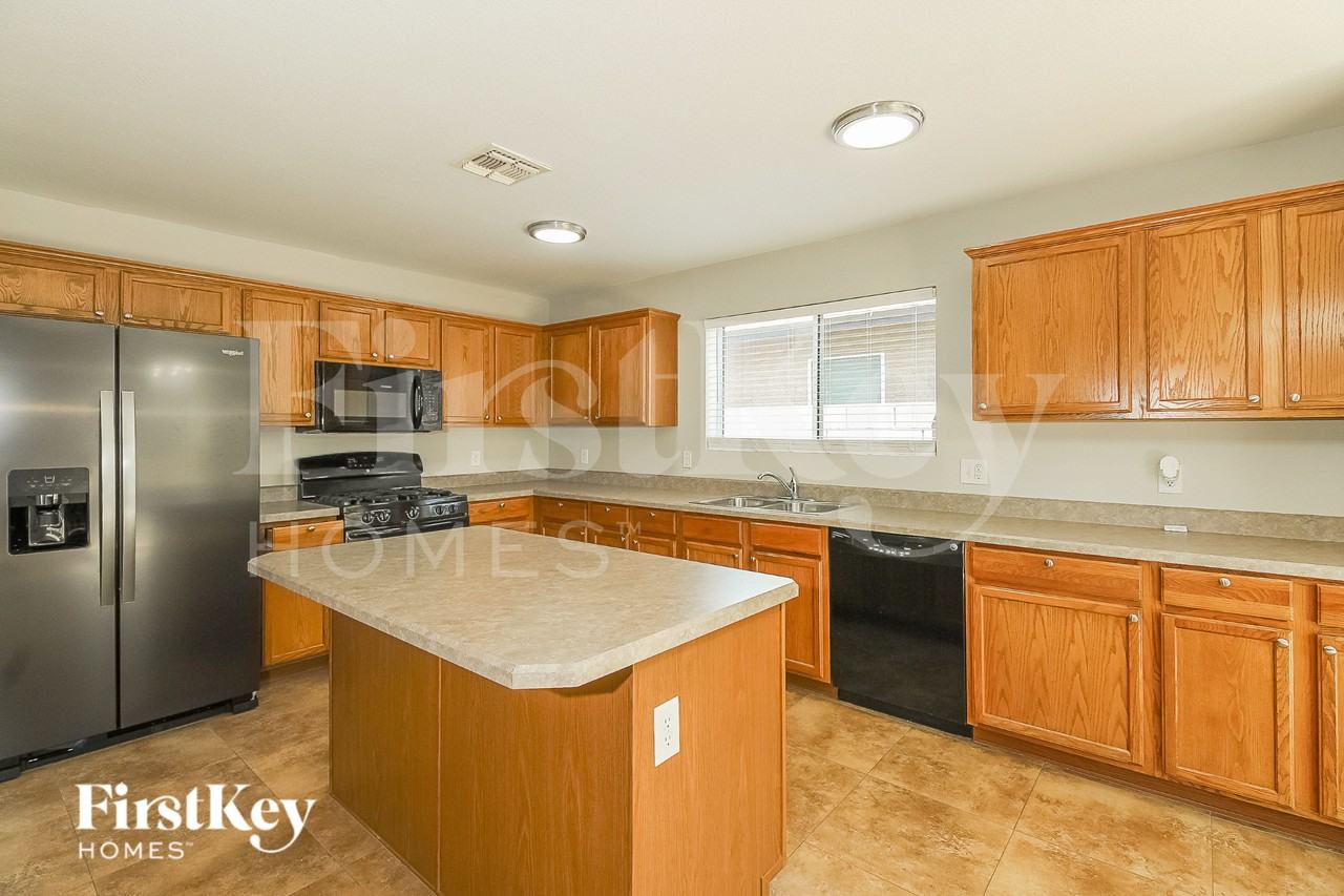 5878 E Cedarbird Dr - Photo 7 of 18