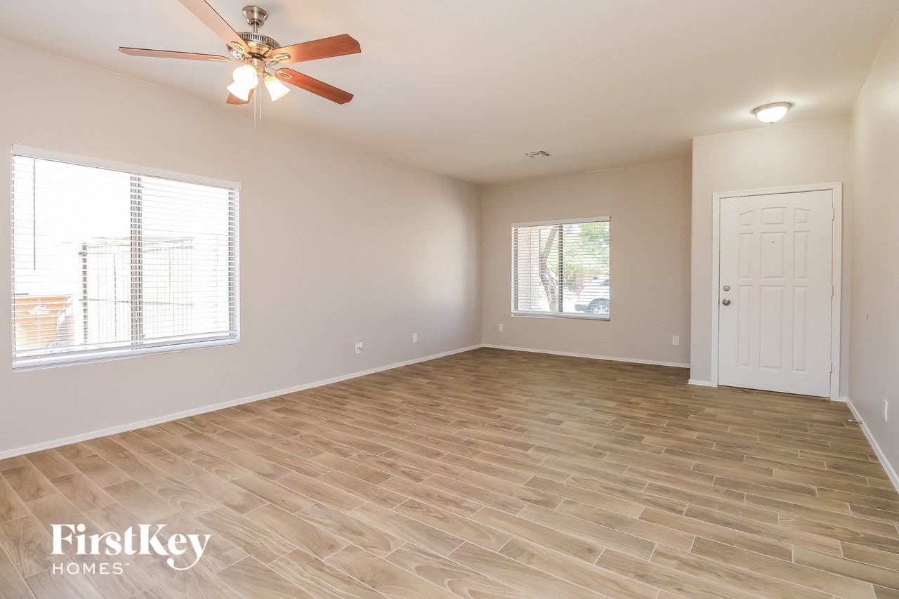 521 E Red Rock Trl - Photo 6 of 15