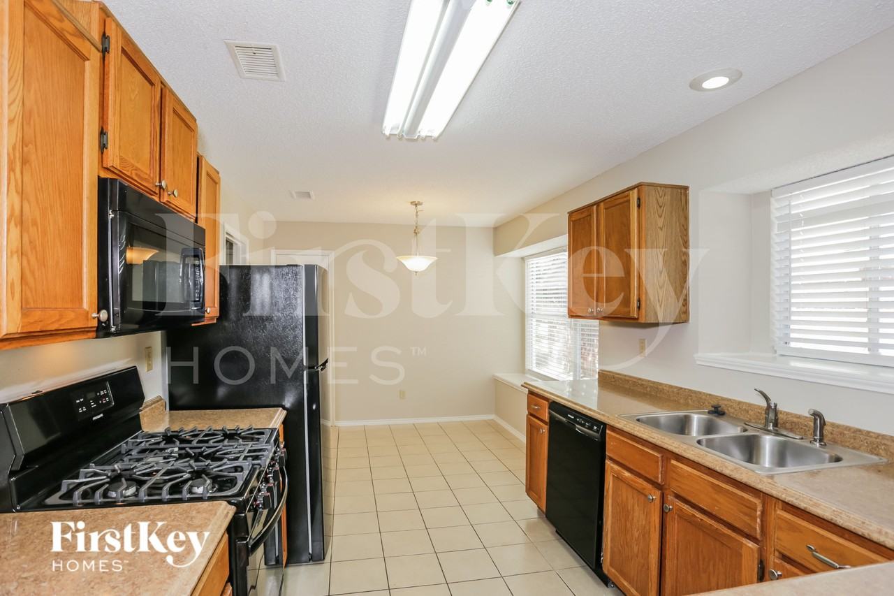 8345 Ohara Ln - Photo 7 of 17