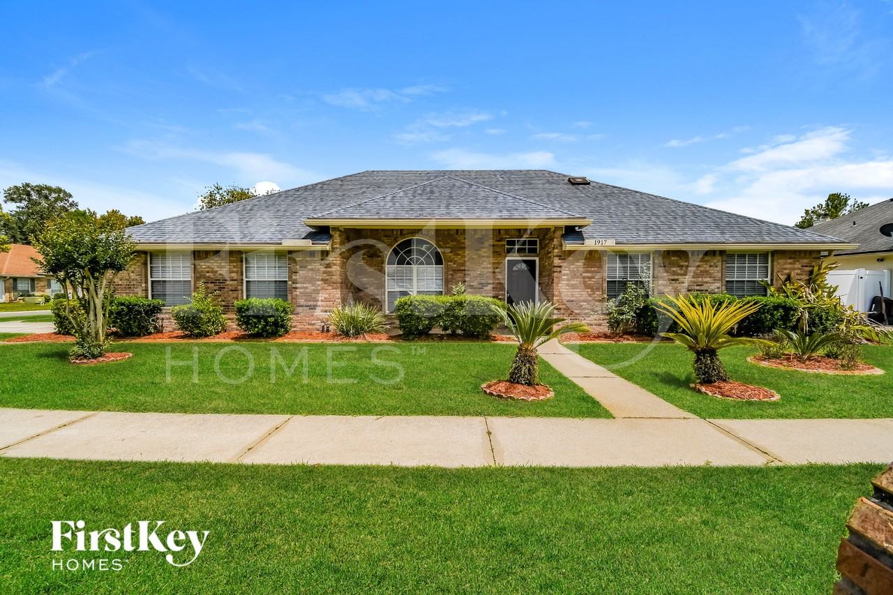 1917 Saint George Ct - Photo 2 of 18