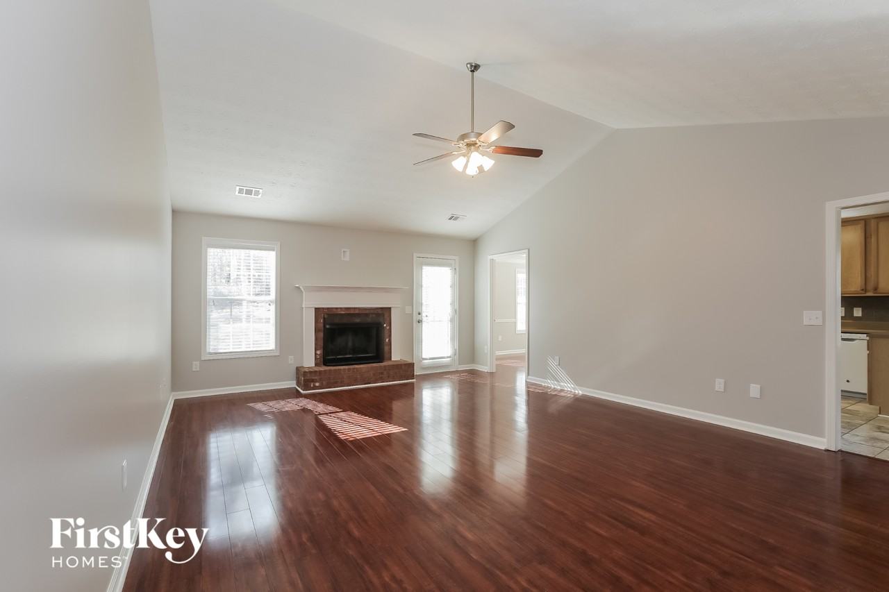 715 Sandstone Trl - Photo 2 of 15