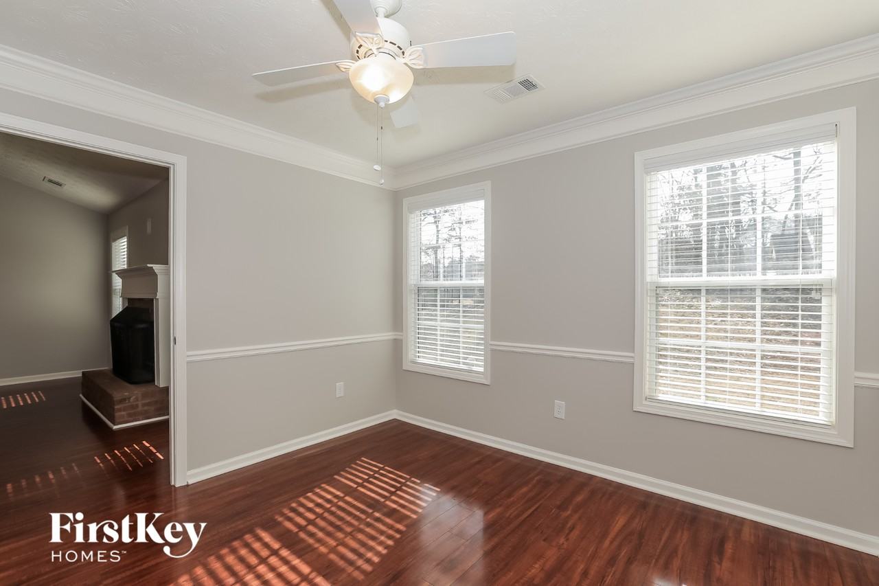 715 Sandstone Trl - Photo 3 of 15