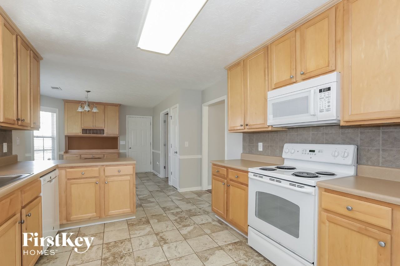 715 Sandstone Trl - Photo 6 of 15