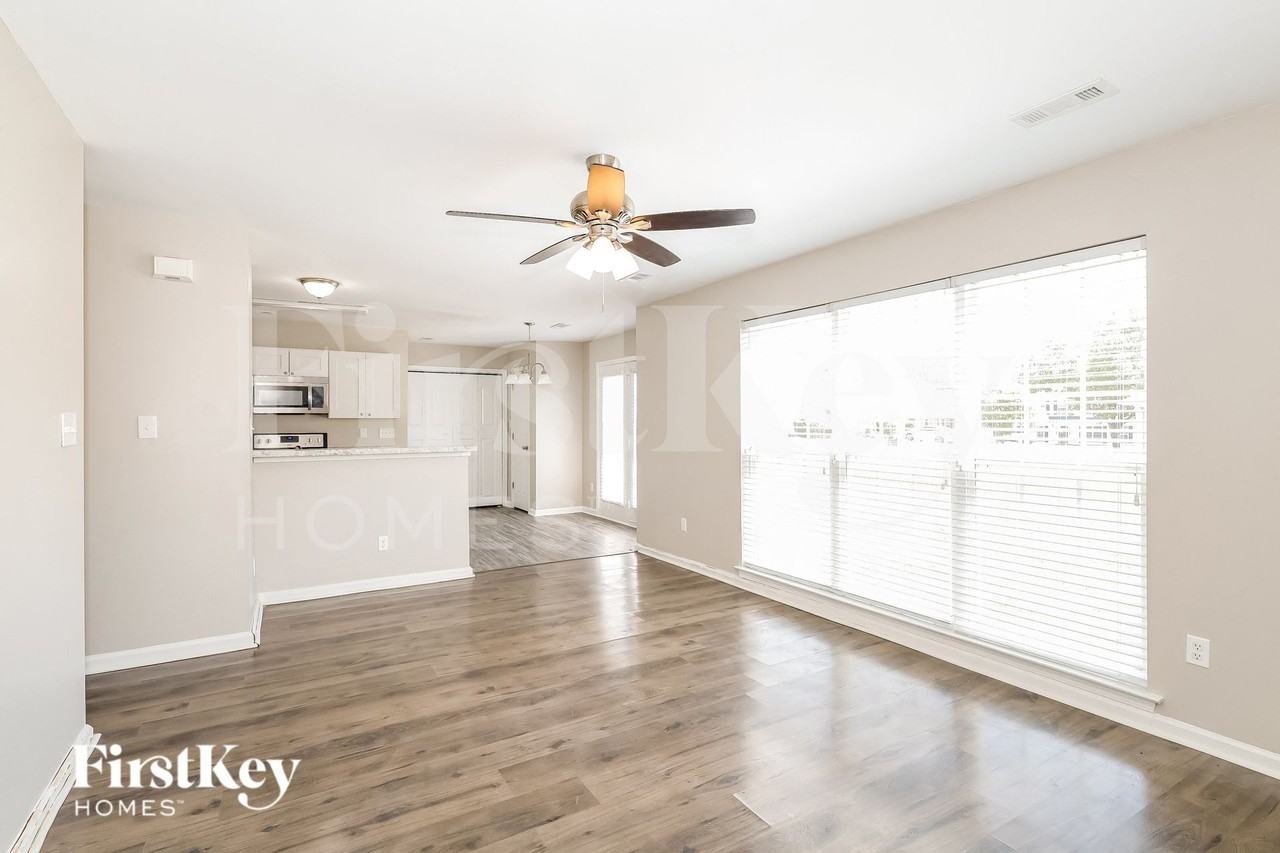 6009 Amber Ct - Photo 4 of 13