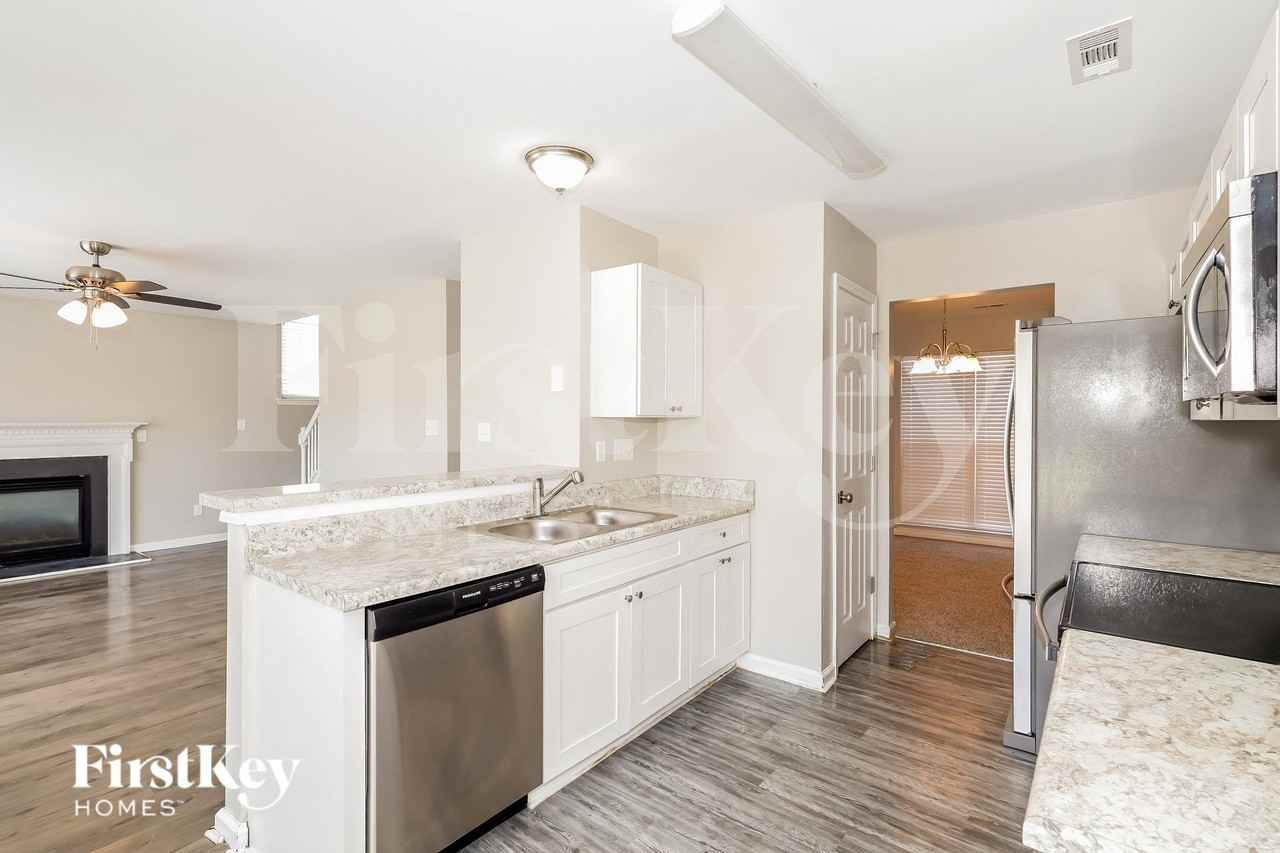 6009 Amber Ct - Photo 6 of 13