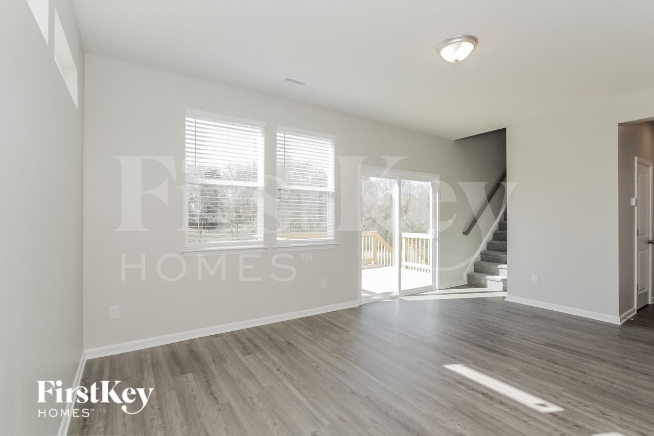 601 Stafford St - Photo 4 of 15