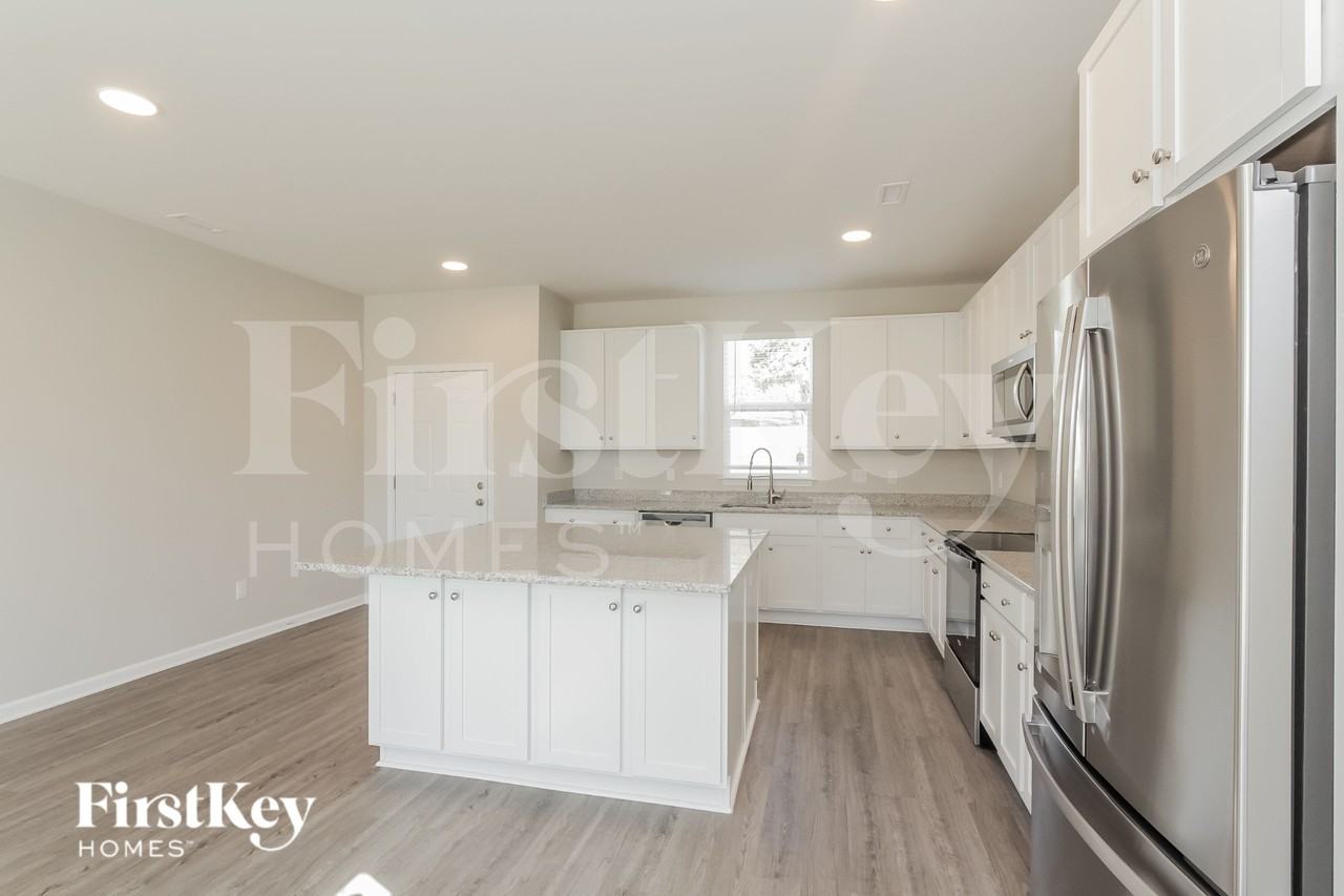 601 Stafford St - Photo 7 of 15