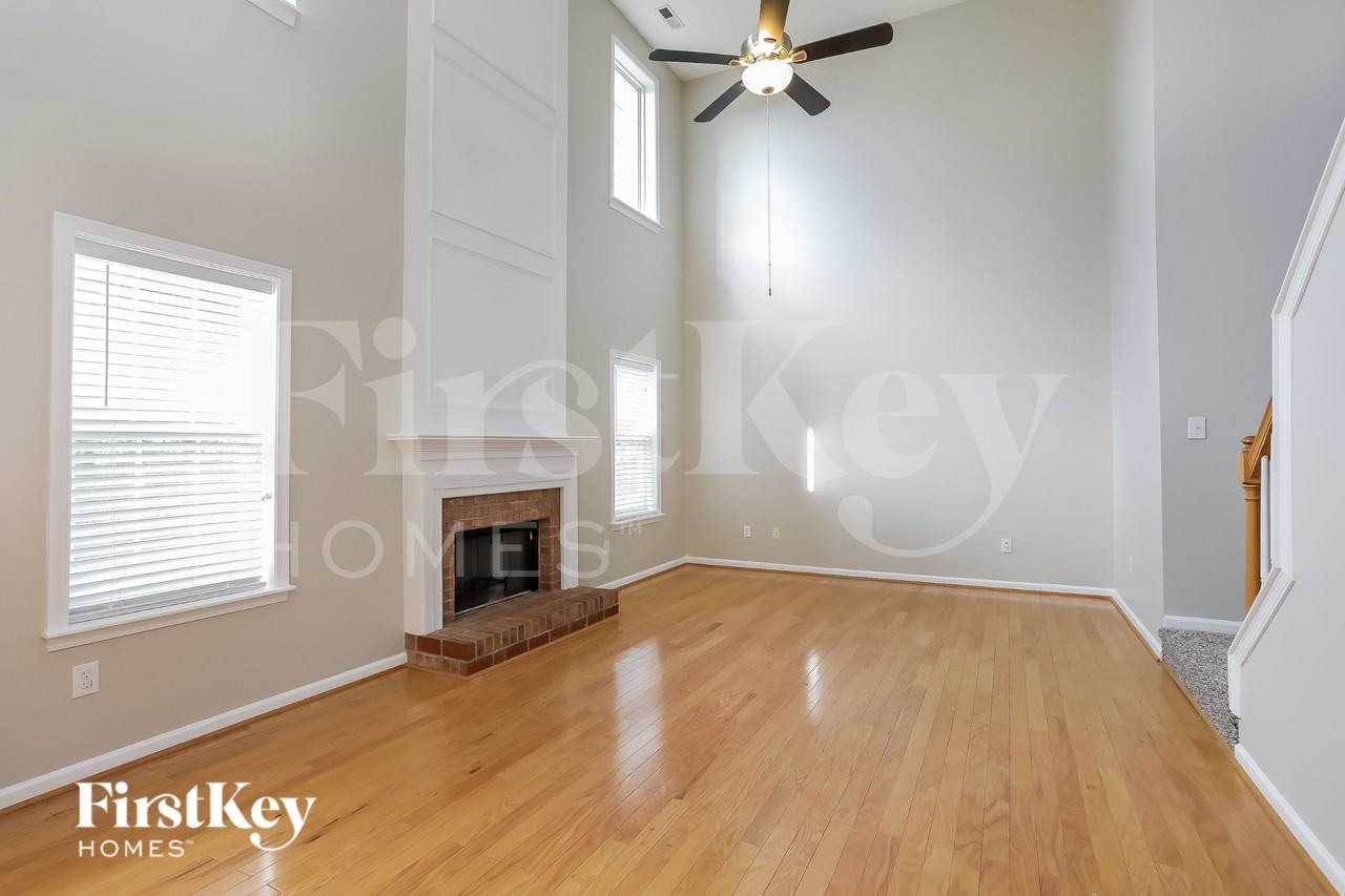 314 Winward Pointe Dr - Photo 5 of 15