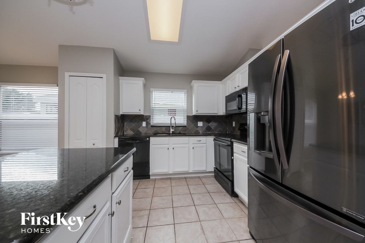 3749 Andover Cay Blvd - Photo 4 of 15