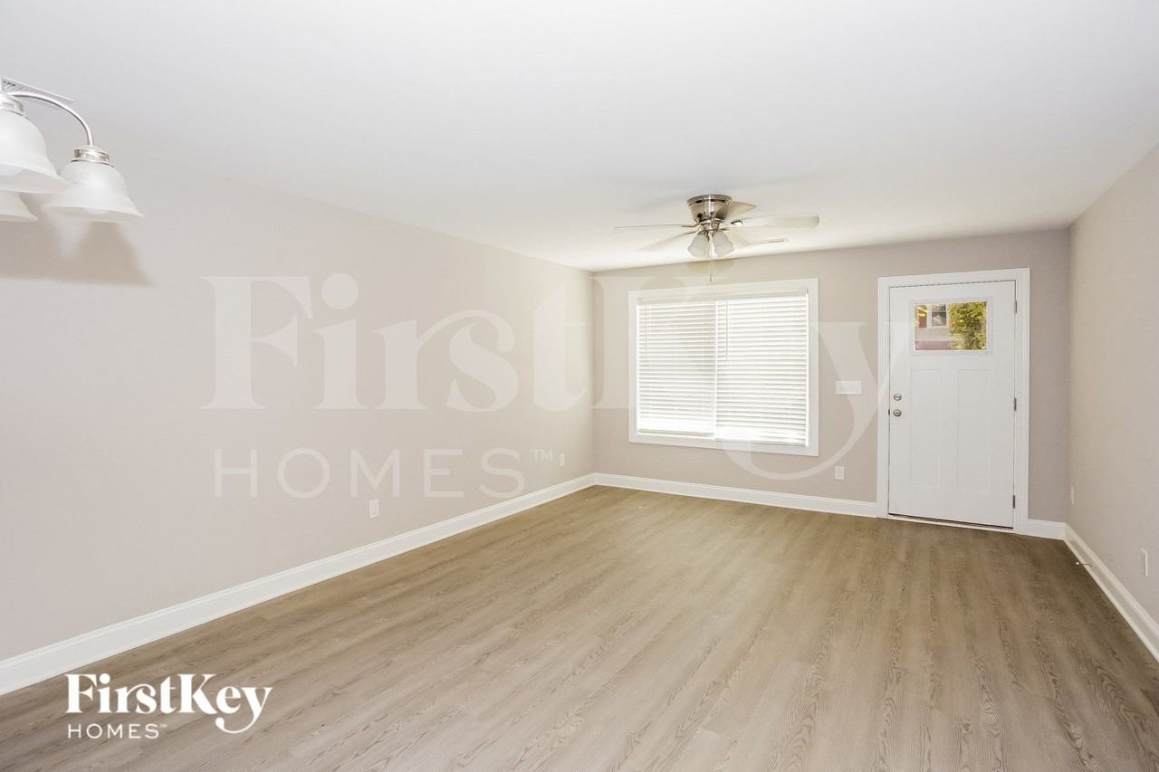 1007 W A St - Photo 4 of 15