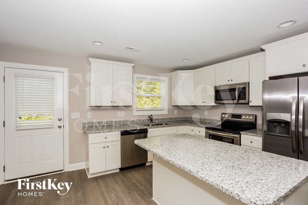 1007 W A St - Photo 6 of 15