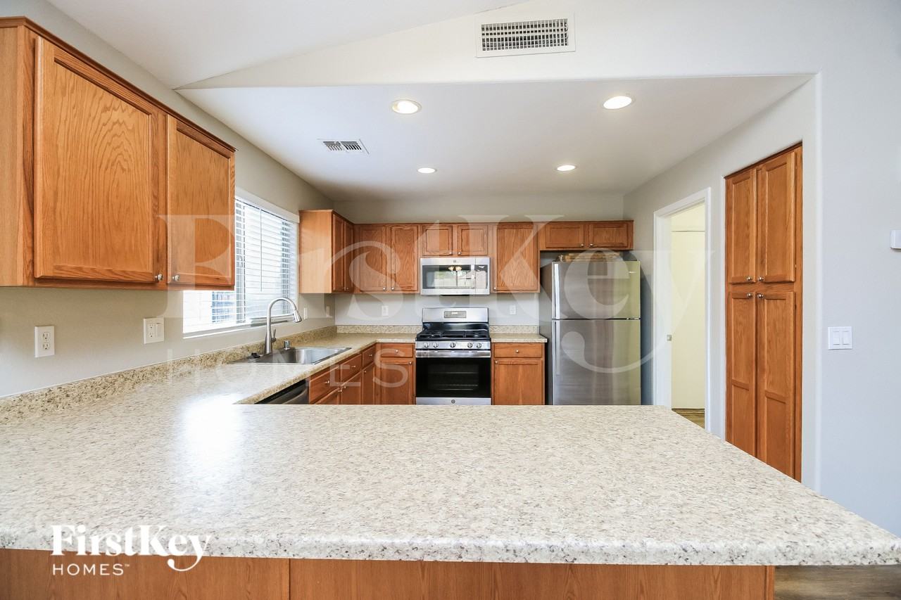 13338 W Boca Raton Rd - Photo 6 of 15