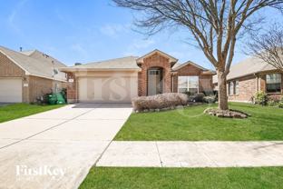 215 Mulberry Dr - Photo 1 of 1