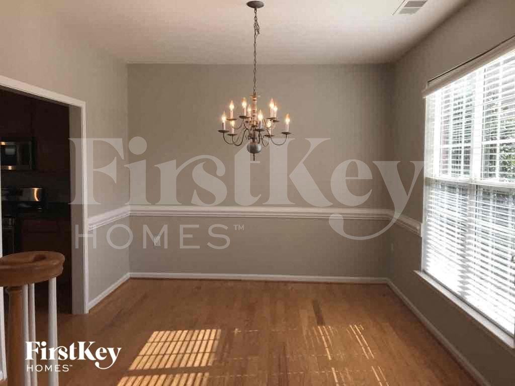 4065 Eastford Ct - Photo 2 of 32