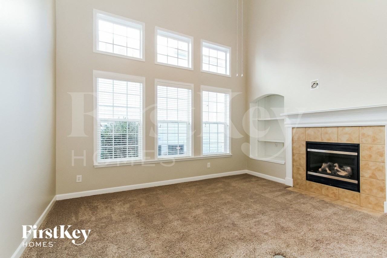 19331 Windjammer Cir - Photo 3 of 15