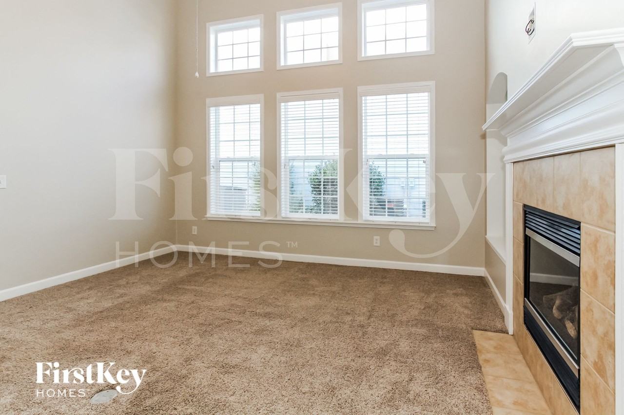 19331 Windjammer Cir - Photo 4 of 15