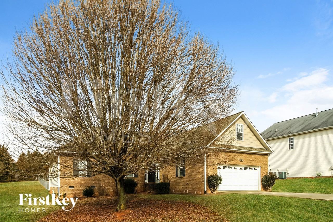 3117 Knoll Ridge Dr - Photo 2 of 15