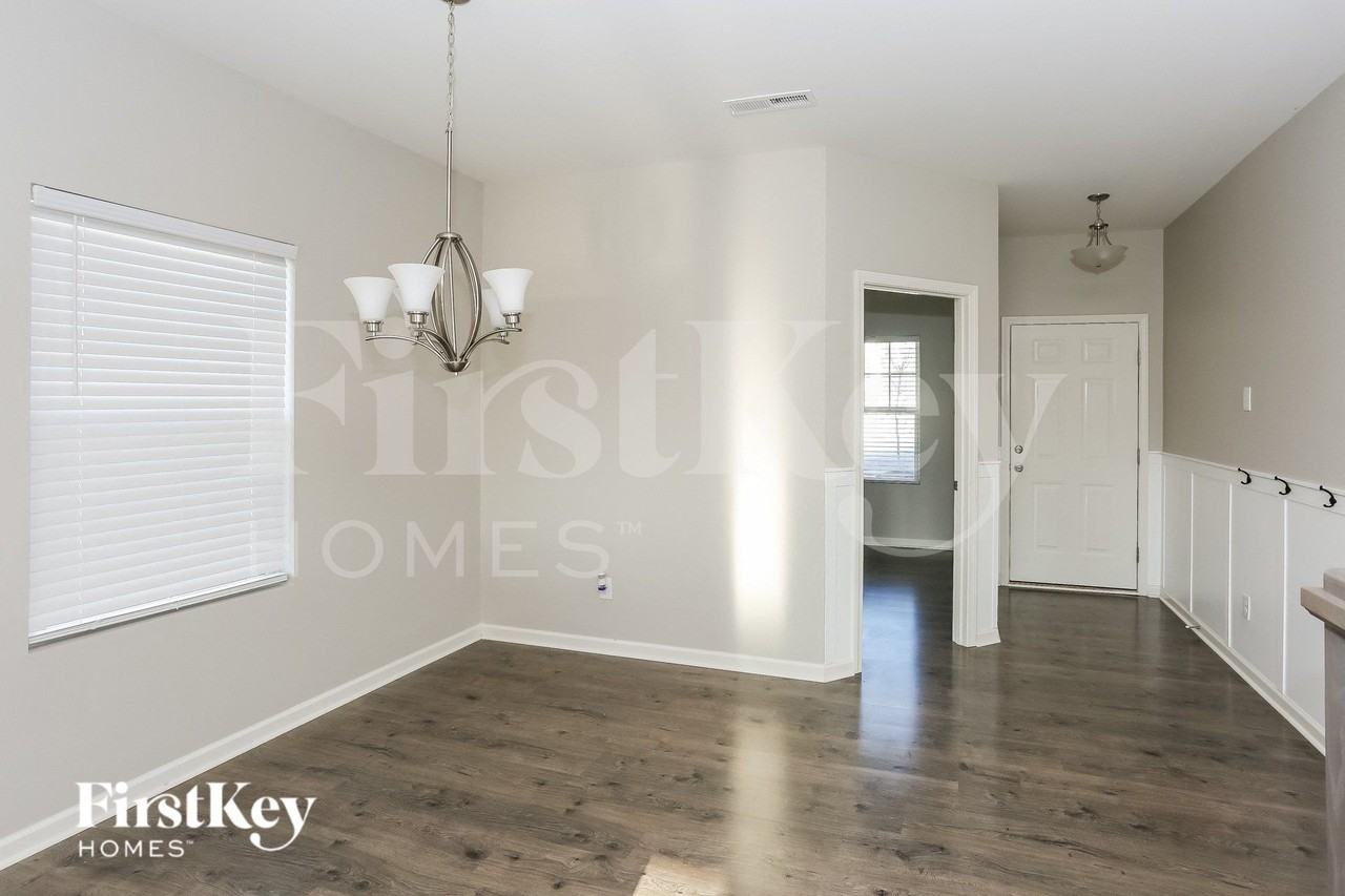 205 Whispering Hills Dr - Photo 5 of 15