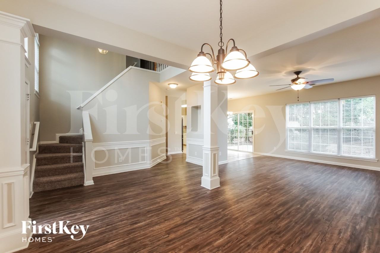 924 Clearbrook Rd - Photo 6 of 16