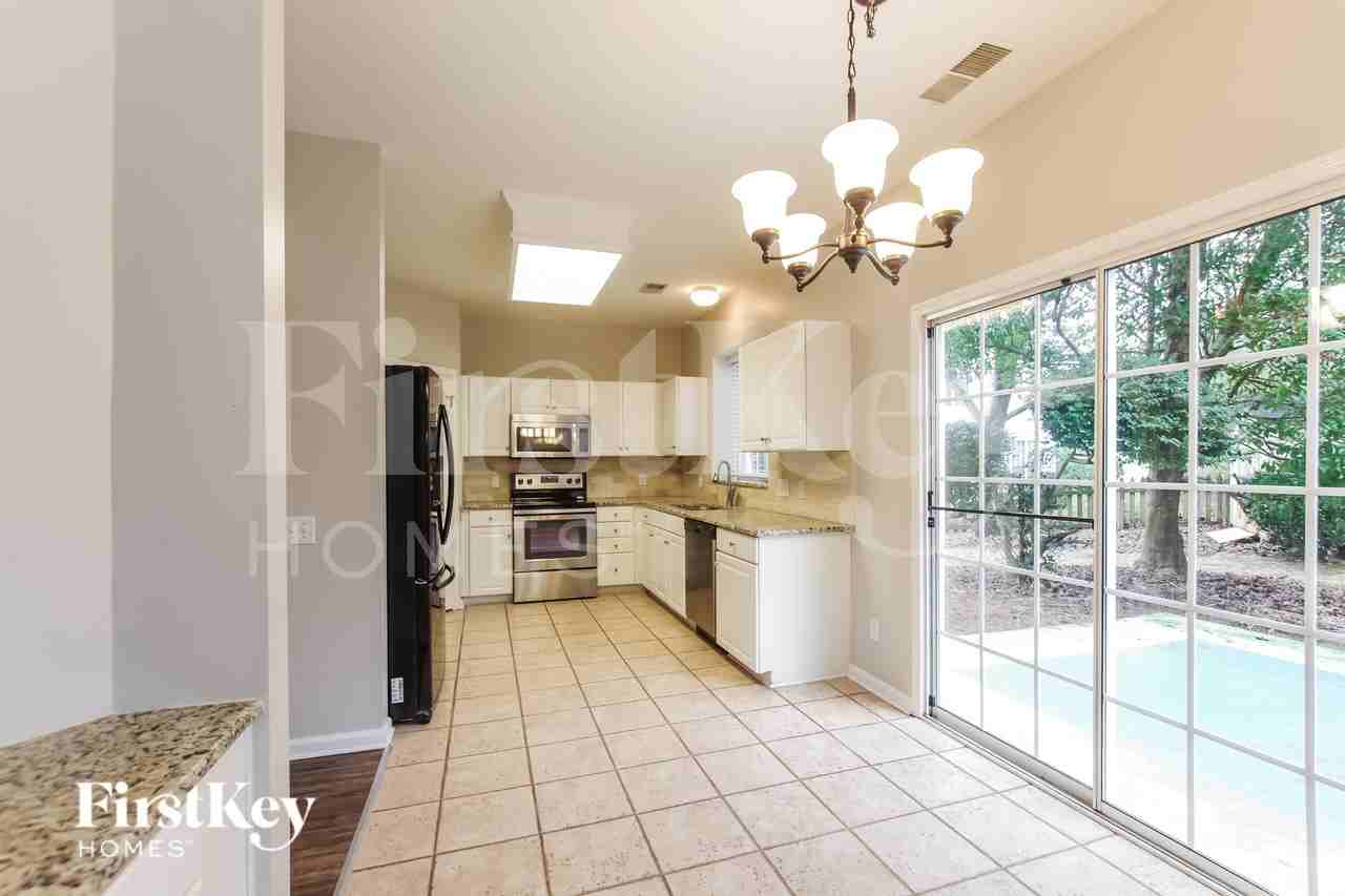 924 Clearbrook Rd - Photo 7 of 16