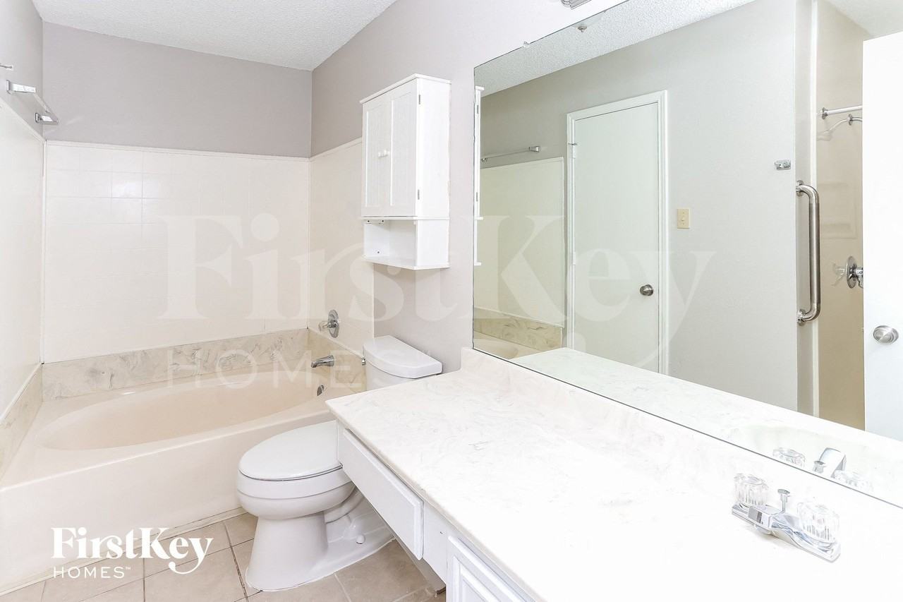 210 Arabian Ln - Photo 6 of 13