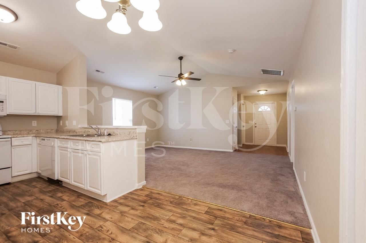 5823 Hamilton Oaks Dr - Photo 5 of 15