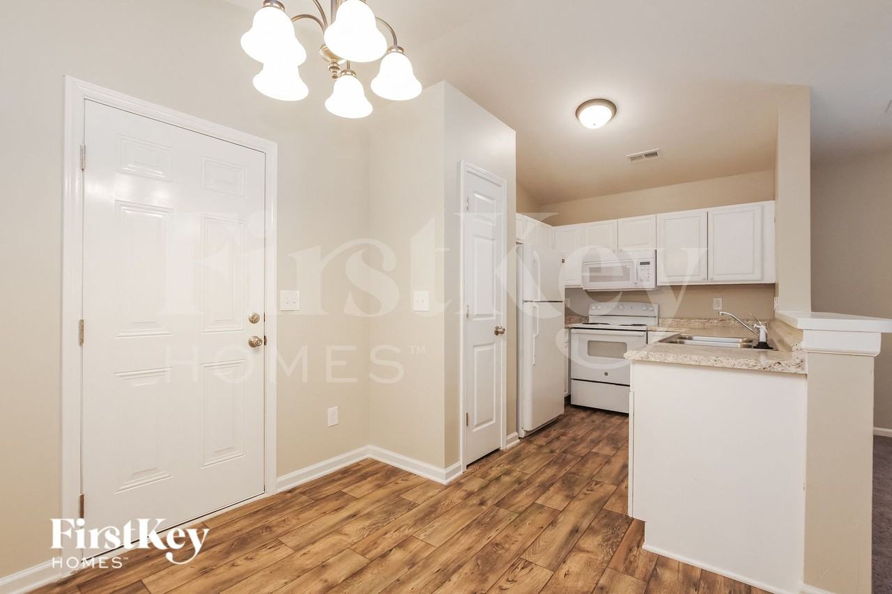 5823 Hamilton Oaks Dr - Photo 6 of 15