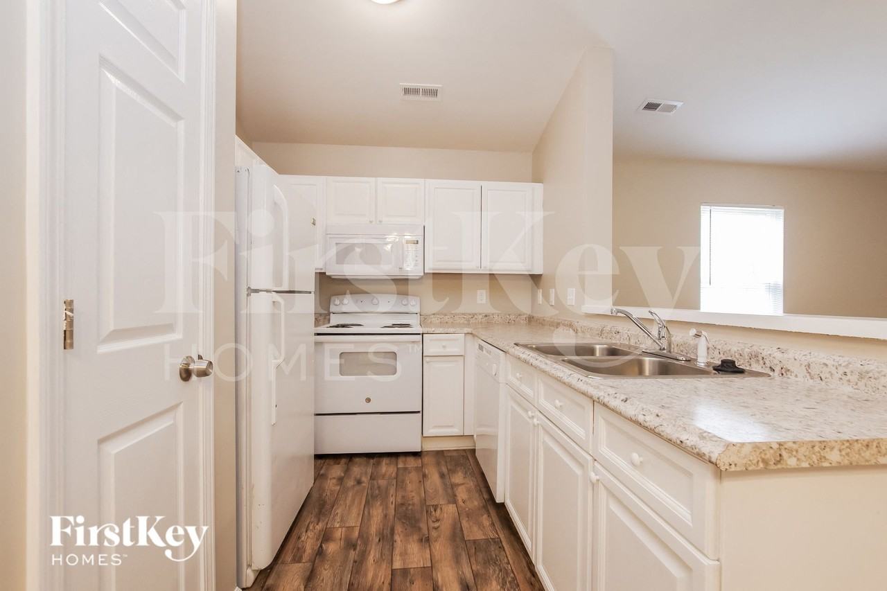 5823 Hamilton Oaks Dr - Photo 7 of 15