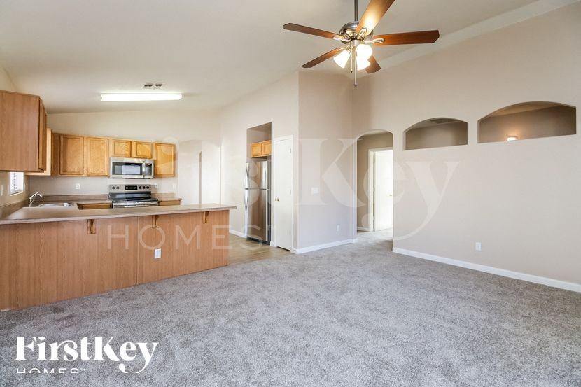 930 E Nardini St - Photo 7 of 15