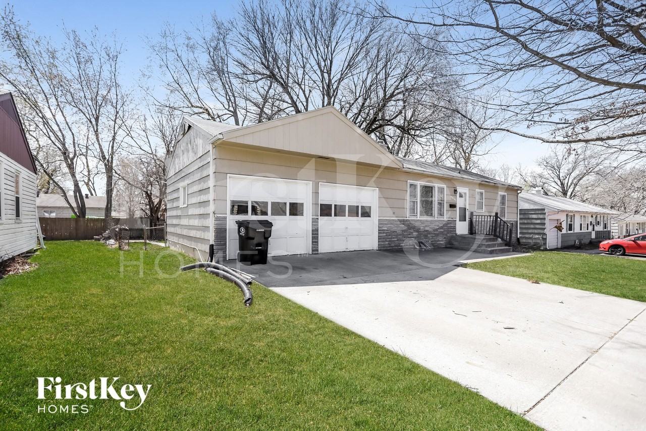 8855 E 59th St - Photo 2 of 15