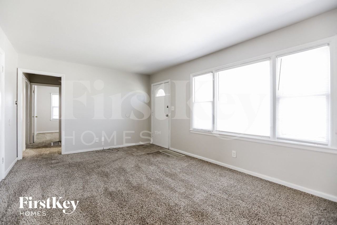 8855 E 59th St - Photo 4 of 15