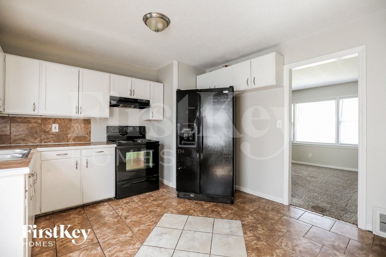 8855 E 59th St - Photo 6 of 15