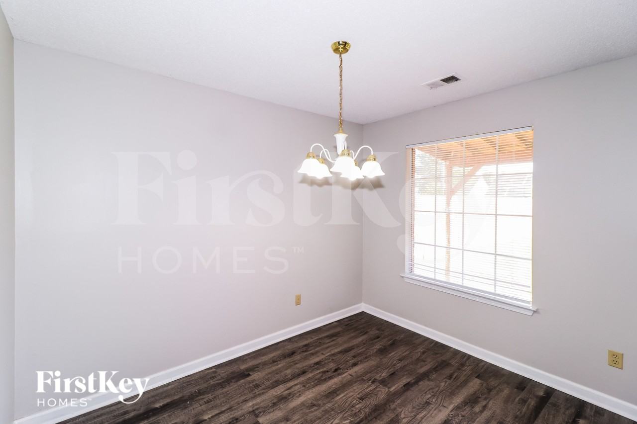 8337 Bridge Creek Dr - Photo 5 of 15