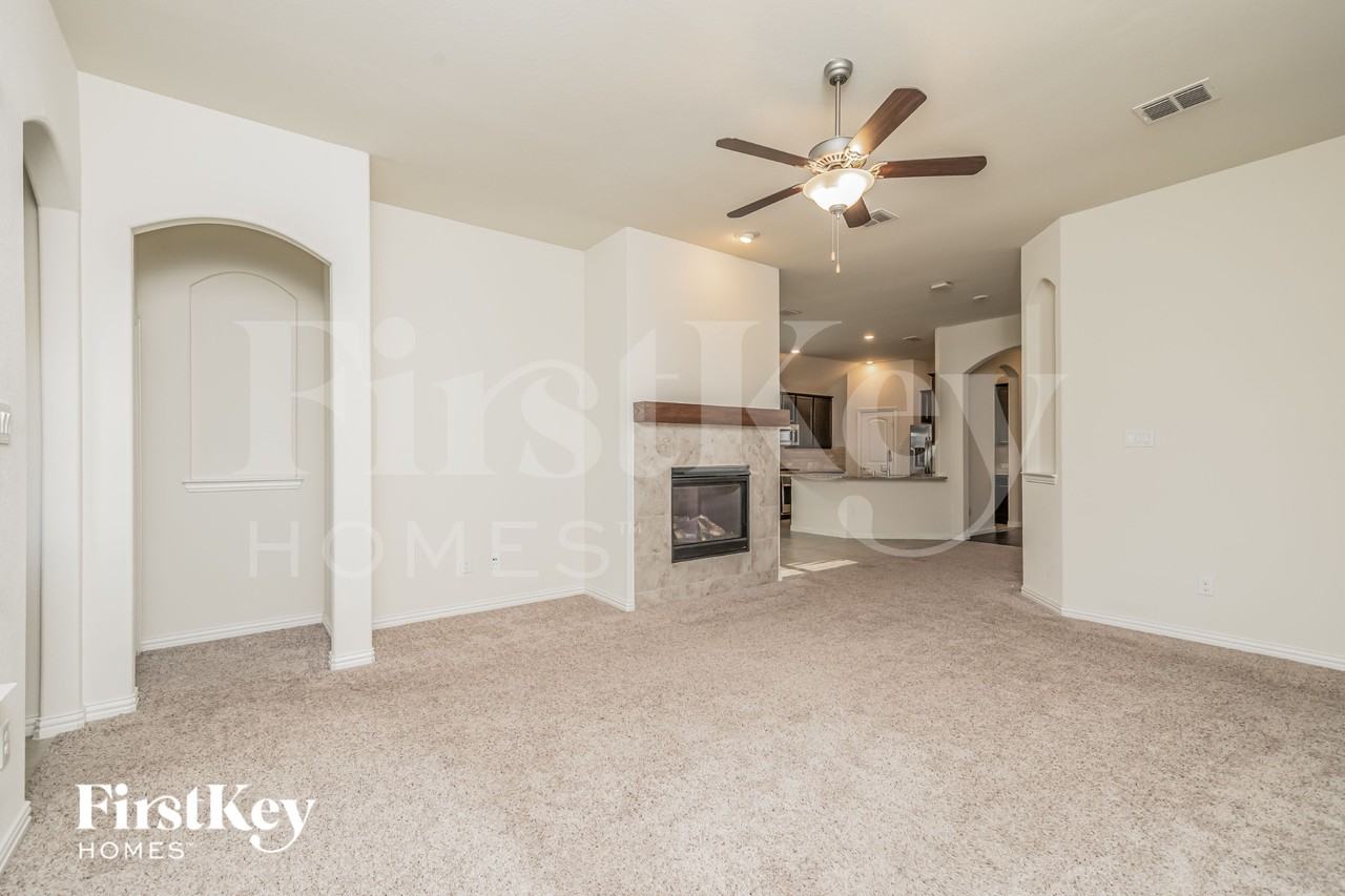 805 Joaquin Way - Photo 5 of 16